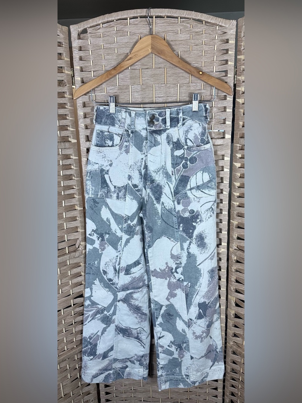 Anthropologie Pilcro The Skipper High-Rise Crop Camo Wide-Leg Pants - Size 25 - Picture 4 of 13